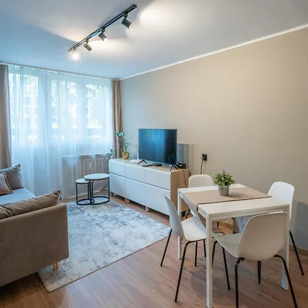 Garden Self Check In 24h